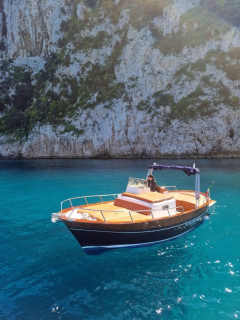 Capri: private boat tour with visit to the caves - The sailor’s cave strategy, and why you should care