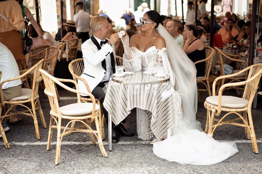 Capri Private Photo Session with a PRO Photographer - Picking your vibe with Roberto: candid, romantic, and fashion