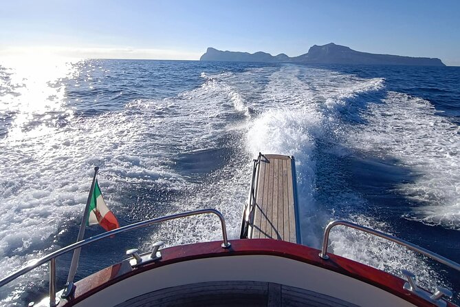 Capri Samba Boat Tour, Sail in Style by Boat. - Boat comfort and onboard perks that actually help