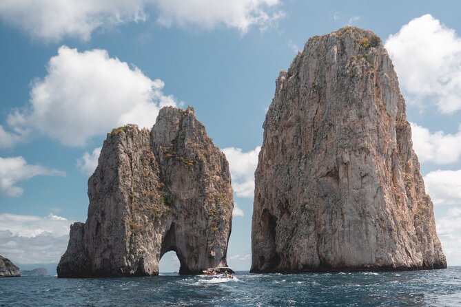 Capri small group & Blue grotto from Sorrento - Sorrento to Capri in a small-group boat day