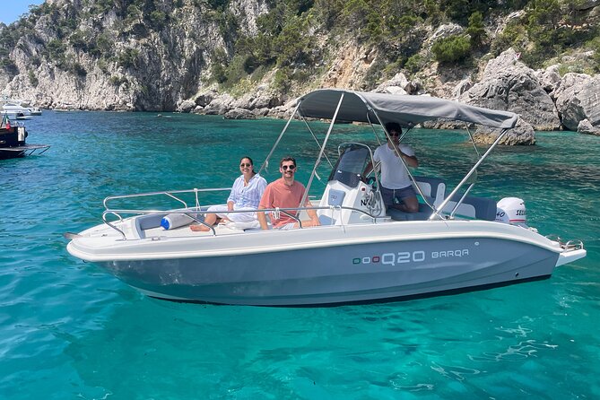 Capri Tour for Private Groups by Luxury Boat - Starting from Sorrento and cruising to Bagni Regina Giovanna
