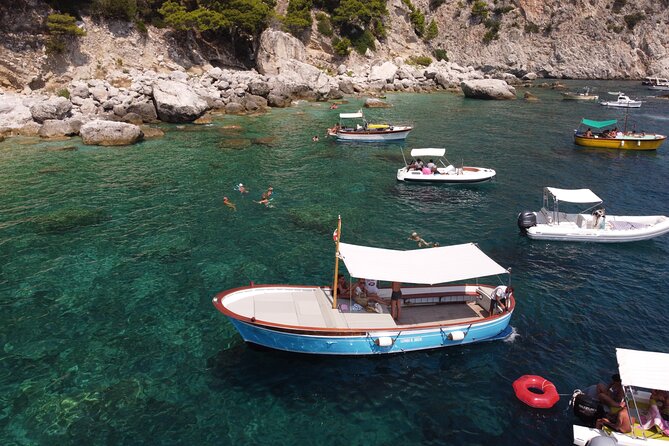 Capri tour with "Gozzo" (3 hours) - Getting to the boat: meeting point, hours, and what to expect