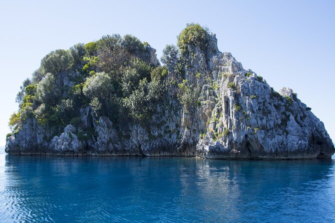 "Classic" Boat Trip to Capo Palinuro - Architiello, Cala Fetente sulfur smell, and rock shaped by wind