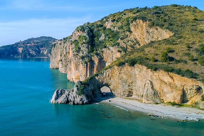 "Classic" Boat Trip to Capo Palinuro - Scoglio del Coniglio, Rabbit Rock by the right angle