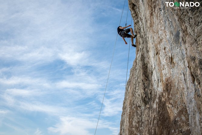 Climbing Experience - The path of the Gods - Personal Space: Limited to Your Group