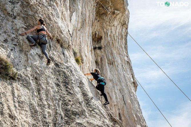 Climbing Experience - The path of the Gods - Climbing Lesson Style: Safety Coaching You Can Trust