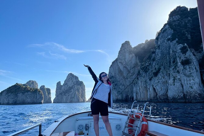Complete Private Guided Two Hour Tour of the Coast of Capri - White Grotta: watching color changes overhead