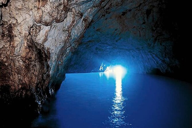 complete tour of the island of Capri by private boat - Why a Private Capri Boat Loop Makes Sense