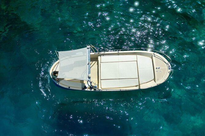 complete tour of the island of Capri by private boat - Stop 4, Grotta Verde: Emerald Light Depends on Weather