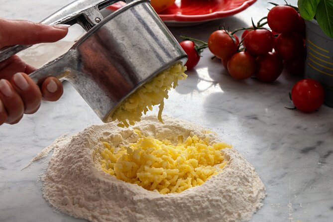 Cooking Class: Your Culinary Love Affair in Sorrento - What Makes the Meal More Than Just Lunch: Wine, Prosecco, and Limoncello