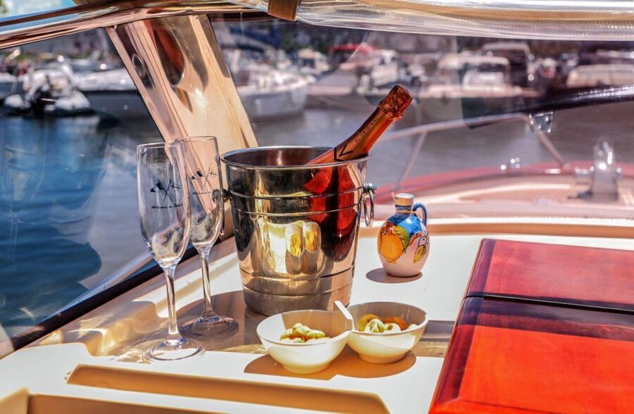 Discover Capri's Hidden Gems: Group Tour Boat Experience - Who this tour suits best (and who should pick another option)