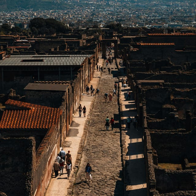 Discover Pompeii: Spanish Walking Tour of the Buried City - What you do during the guided portion (and what you can skip mentally)