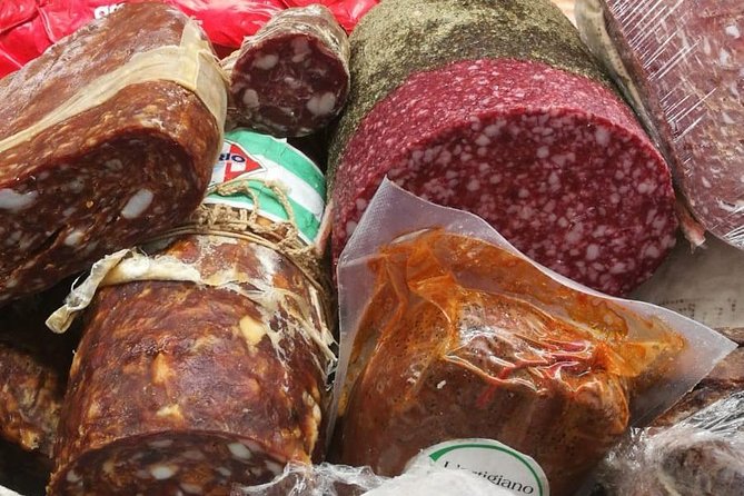 DISCOVER SORRENTO, food &Walking tour . Lemons-cheese&olive oil - Your included meal moment: bruschetta, olive oil, and wine