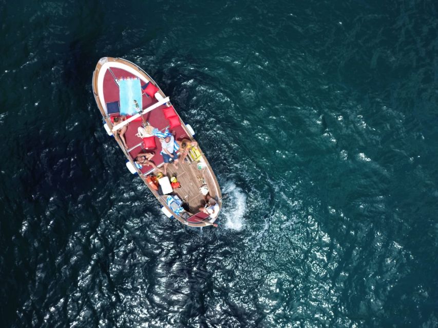 Esperienza Privata a Capri in Barca con Gozzo Classico 3H - Key highlights at a glance