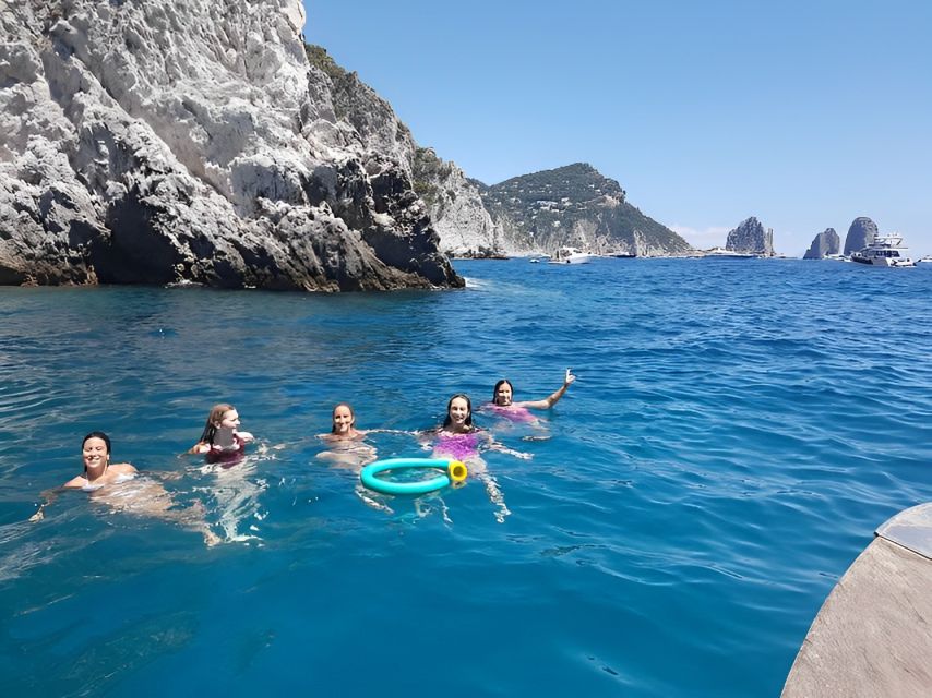 Esperienza Privata a Capri in Barca con Gozzo Classico 3H - Where you start in Capri, and what the private format changes
