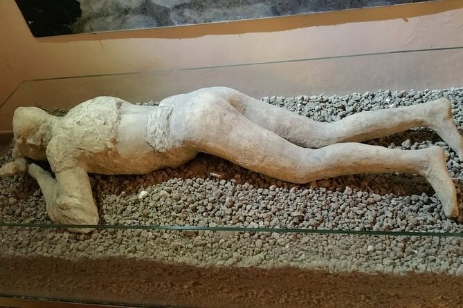 Exclusive Pompeii with Wine and Lunch on Vesuvius-Skip-the-line - Forum of Pompeii and the Macellum, where people ate and talked