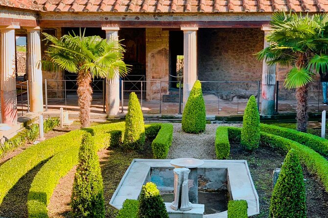 Explore Pompei Ruins with your Private Archaeologist - A private Pompeii archaeologist tour makes the ruins click