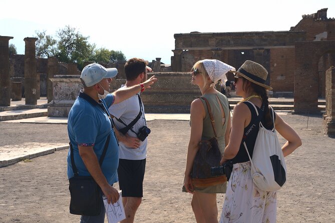 Explore Pompei Ruins with your Private Archaeologist - Hortus Pompei meeting point: the easy start you want