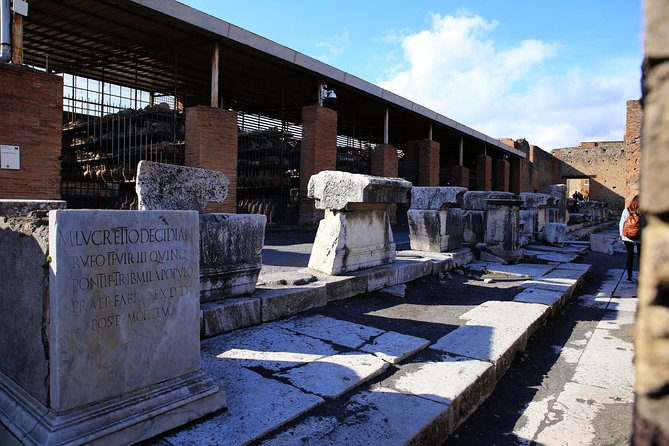 Fast Access Exclusive Private Ancient Pompeii Herculaneum & Oplontis Guided Tour - The quick-hit Pompeii moments: Foro de Pompeya, Teatro Grande, and Casa del Menandro
