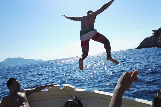 Fishing and Tourism in Capri - Swimming Stop and Snorkeling Gear: The Best Break in the Middle