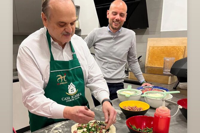 Food gastronomic tour - Pizza school in a real neighborhood spot