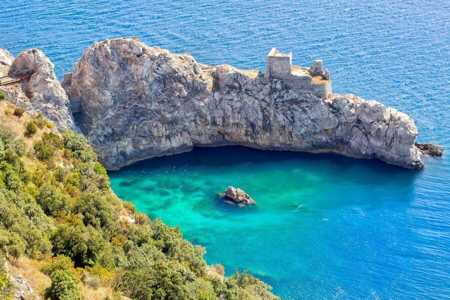 From Amalfi: Amalfi Coast 6-Hour Private Grottoes Boat Trip - Lunch at a seaside restaurant, and how it can change your pace