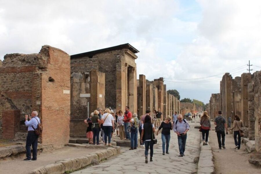From Naples: Amalfi Coast, Sorrento, and Pompeii Tour - Pompeii in limited time: what to see when you only have two hours
