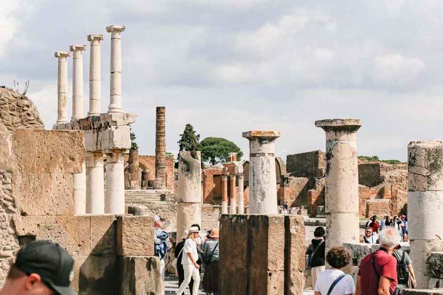 From Naples: Pompeii Skip-the-Line Guided Tour - Early entry from Naples, and why 4 hours works