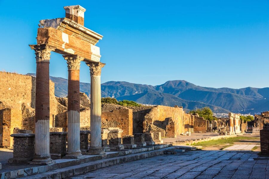 From Naples Port:Pompeii+Vesuvius tour - How the group experience feels on the ground