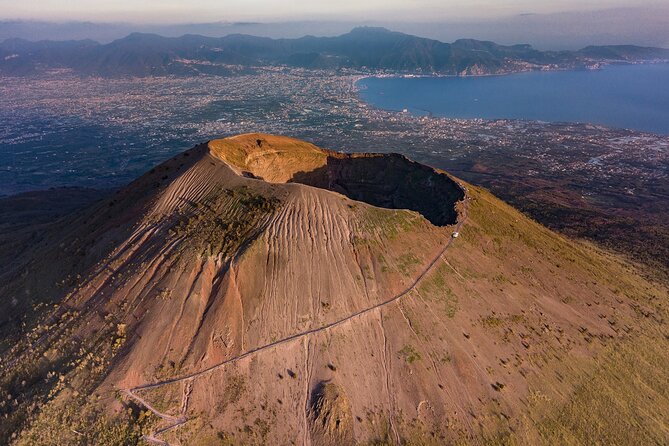From Pompeii: Day Tour of Pompeii and Vesuvius with Bus Transfer - Pompeii highlights, with express entry that saves your time