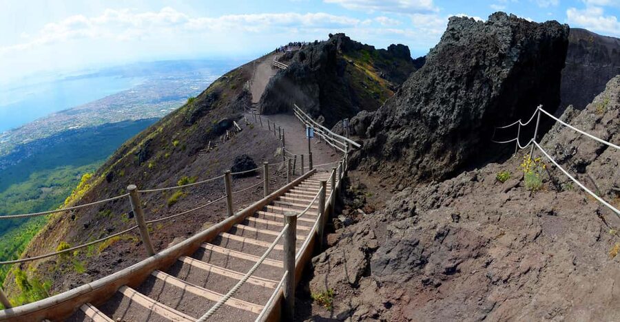 From Pompeii: Mont Vesuvius excursion - Key highlights at a glance