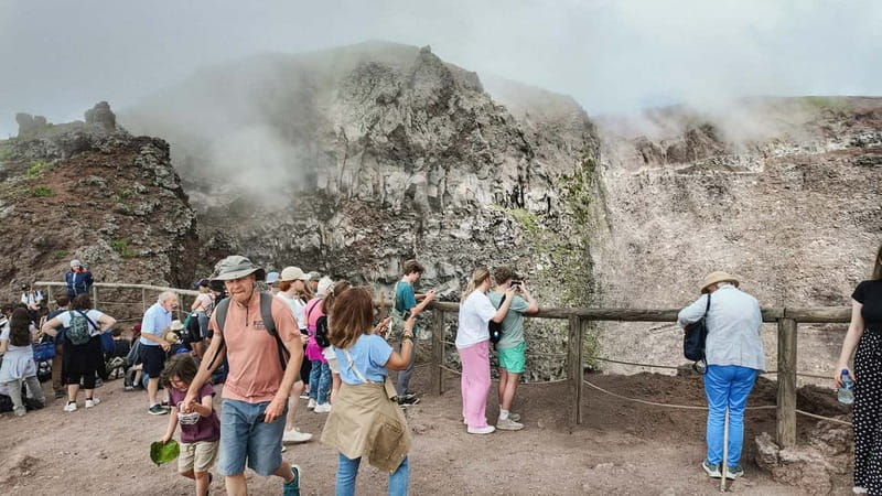 From Pompeii: Mount Vesuvius with bus, ticket and audioguide - Your 110 minutes at Mount Vesuvius: how to use the time