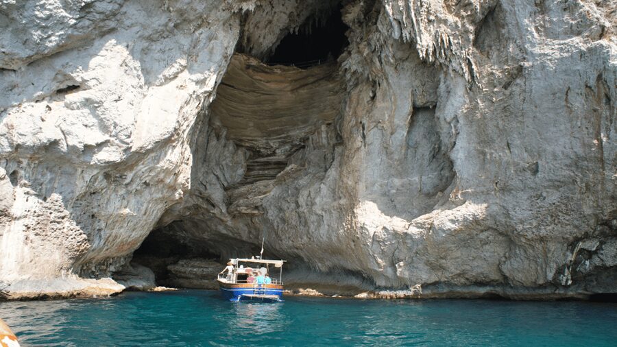From Positano: Capri Island Group Cruise with Blue Grotto - Simple packing list for a smooth Capri day