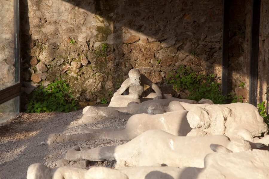 From Positano: Pompeii Guided Tour with Skip the Line - Guides make it click, and the English narration helps