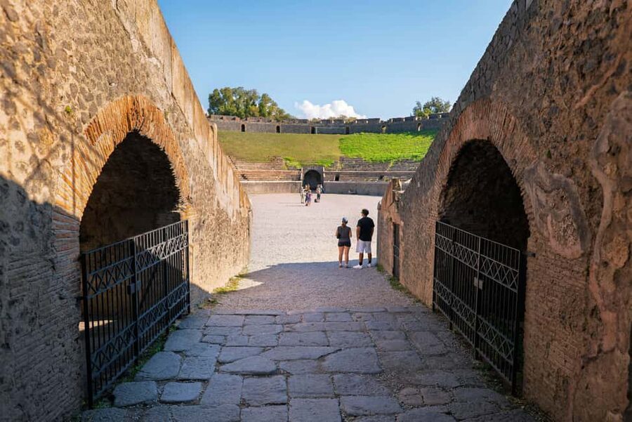 From Salerno: Pompeii Guided Walking Tour with Ticket - Theaters and entertainment: Pompeii as a social city