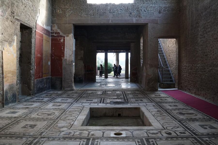 From Sorrento: 4-Hour Pompeii Group Excursion - What you learn by walking the streets instead of rushing through halls