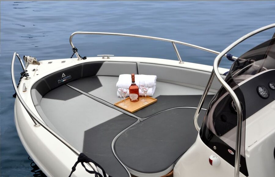 From Sorrento: Full Day Capri Private Boat Trip with Drinks - Capri on foot: make the most of your 3/4 hour
