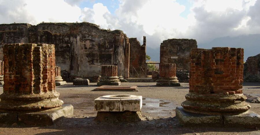 From Sorrento: Herculaneum and Pompeii Group Excursion - Getting there: an air-conditioned coach and a pace you can follow