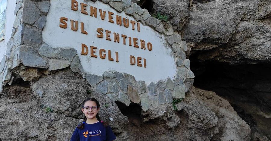 From Sorrento: Path of the Gods Hike with Tasting Stop - Piazza Torquato Tasso meeting point, plus the 75-minute van transfer