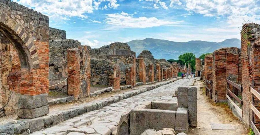 From Sorrento: Pompeii and Vesuvius Tour by Express Train - Meeting Point: Tempio Travel Sorrento and Your Voucher Exchange