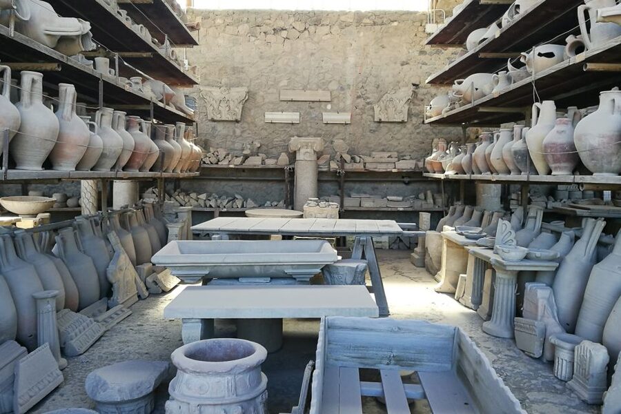 From Sorrento: Pompeii and Vesuvius Tour - The morning run: meeting in Sorrento and rolling to Pompeii