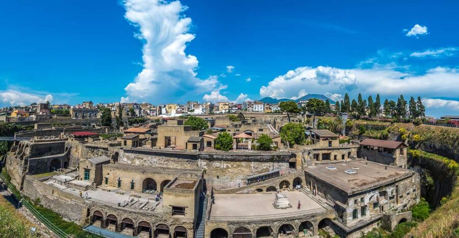 From Sorrento: Pompeii by Train with Vesuvius & Guided Tour - Getting Up to Vesuvius: National Park Transfer and Crater Walk
