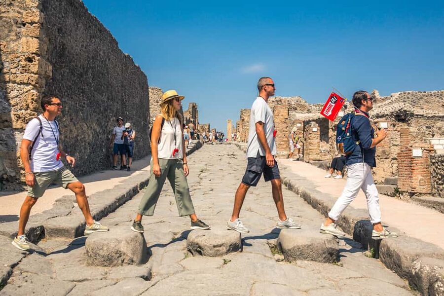 From Sorrento: Pompeii Half-Day Skip-the-Line Tour - Using the coach ride wisely with headphones and a live guide