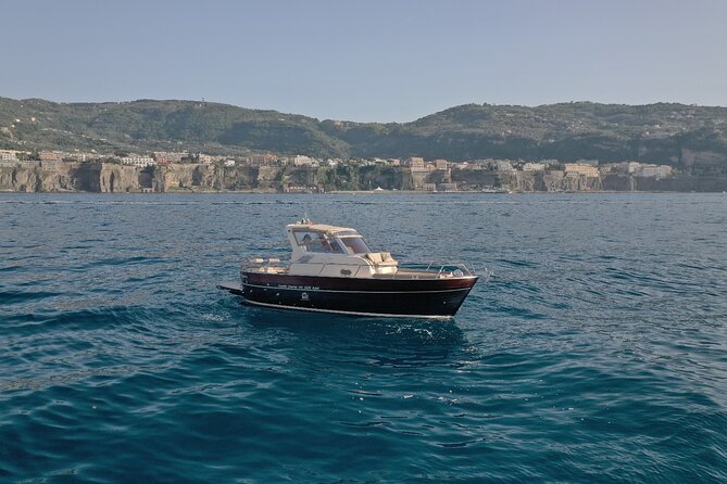 Full-day Exclusive Private boat tour on the Amalfi coast - Li Galli island stop: what 10 minutes can accomplish