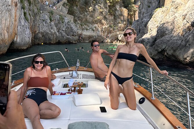 Full-day Exclusive Private boat tour on the Amalfi coast - Capri and sea caves: letting the captain steer the day