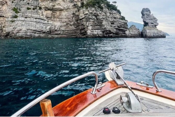 Full Day Private Boat Tour Along the Amalfi Coast - Drinks, Bottled Water, and the 18+ Alcohol Rule