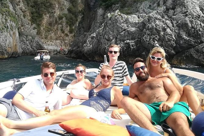 Full-Day Shared Boat Tour to Amalfi and Positano from Sorrento - Sorrento start: what to expect at Piazza Marinai d’Italia