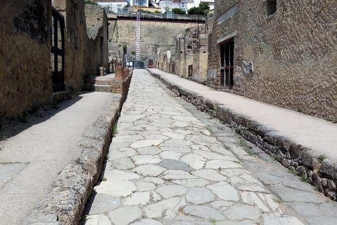 Full Day Tour Pompeii–Sorrento -Positano - A day that links Pompeii to Sorrento and Positano