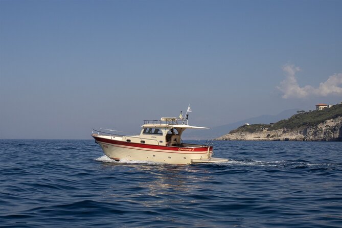Group Capri tour , visit of caves, fishing legend and swimming - From Sorrento to Capri: the part that sets the tone
