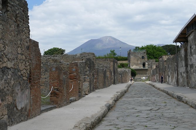 Guided Day Tour of Pompeii and Herculaneum with Light Lunch - Bus comfort, audio headsets, and group size reality